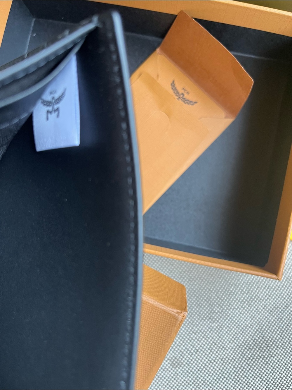 MCM Black Leather Bi-Fold wallet. 💯 authentic - Picture 6 of 10
